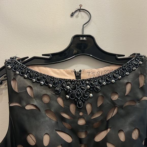 Tony Bowls Leather sleeveless cocktail dress - Picture 11 of 12